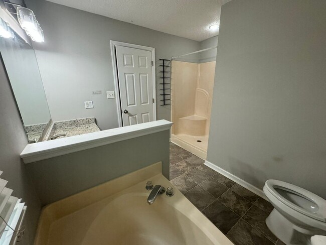 Building Photo - Wonderful Bogart Home in Pleasant Pines!