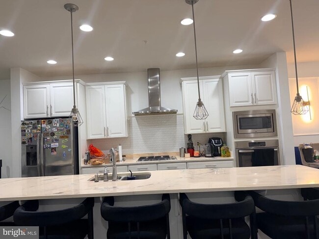 Building Photo - 7413 Matapan Dr