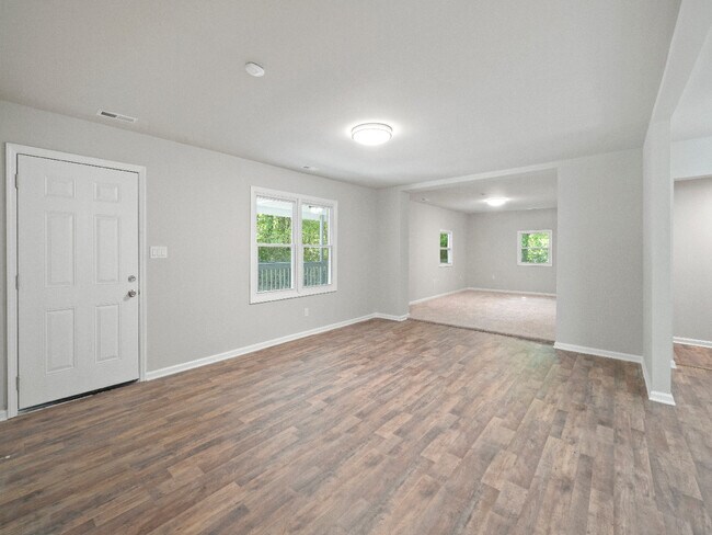 Building Photo - 128 Sunset Ln