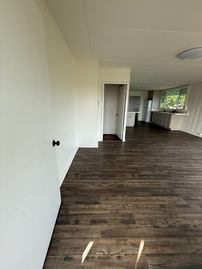 Building Photo - For Rent – 2BR / 1BA Home with Stunning Kahala Mountain View