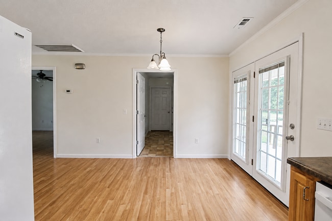 Building Photo - 700 Purvin Lollar Rd