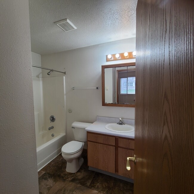 Building Photo - 8th & 8th Apartments