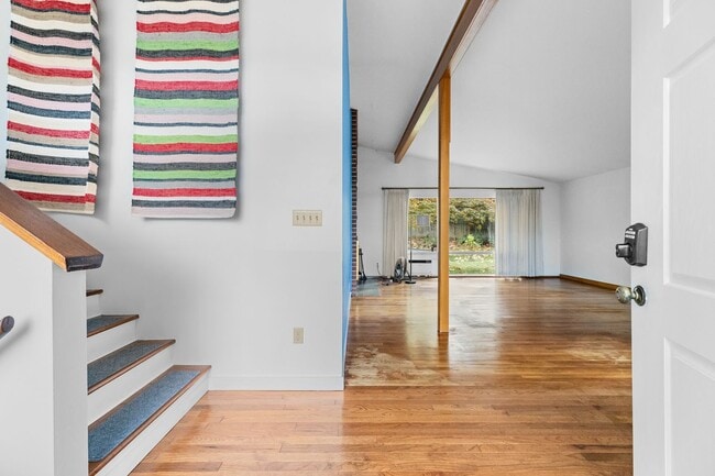 Building Photo - Bellevue Eastgate Mid-Century Modern