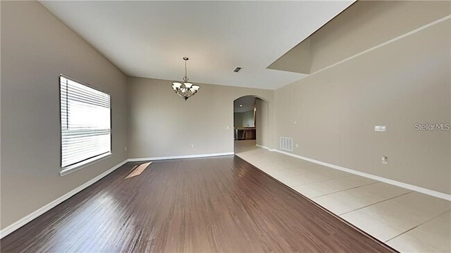 Building Photo - 876 Hacienda Cir