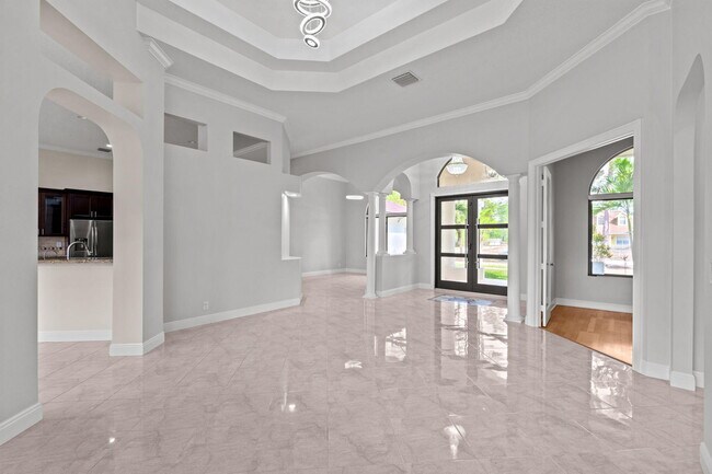 Building Photo - 16596 82nd Rd N