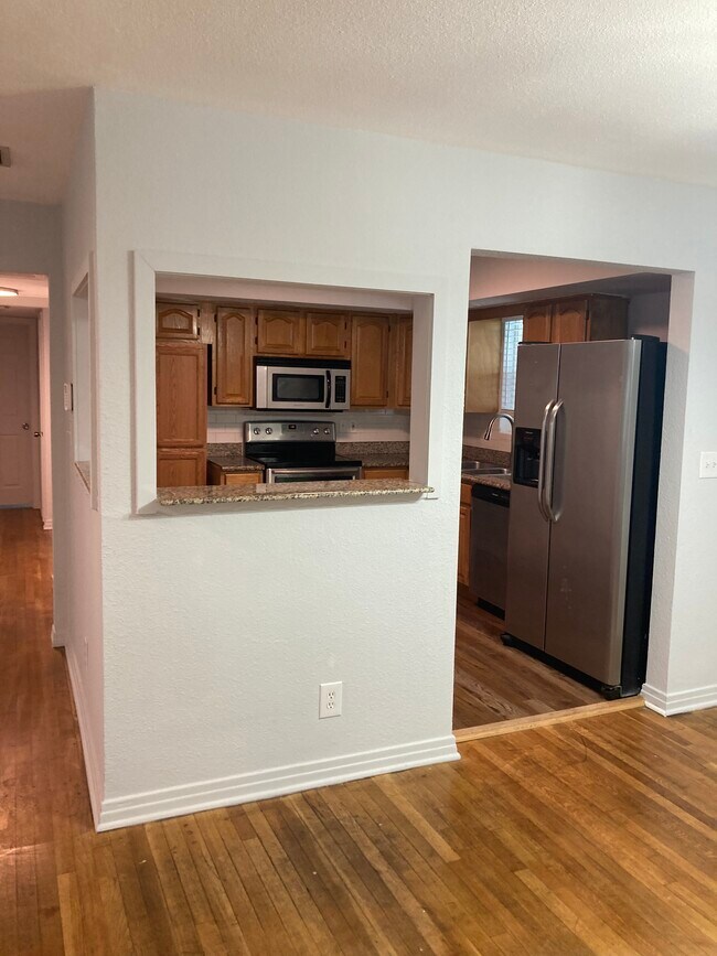 Building Photo - 6923 Gaillardia Rd S