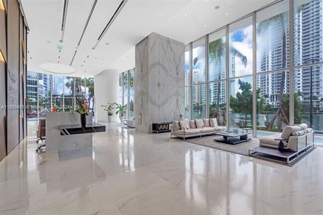 Building Photo - 300 Biscayne Blvd Way