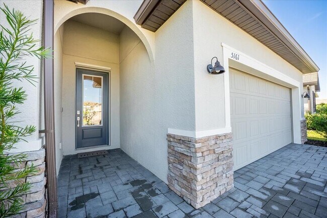 Building Photo - 5161 Coral Reef Wy