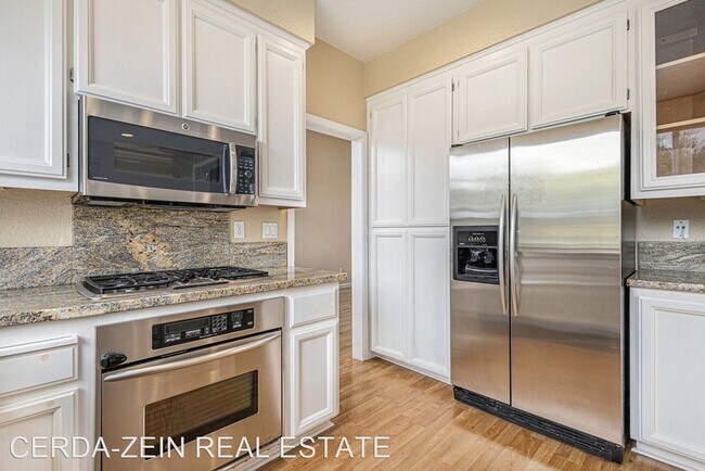 Building Photo - 3 br, 2.5 bath House - 7 Ratto Road