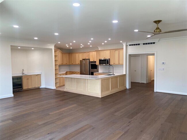 Building Photo - 1114 Sherwood Ln