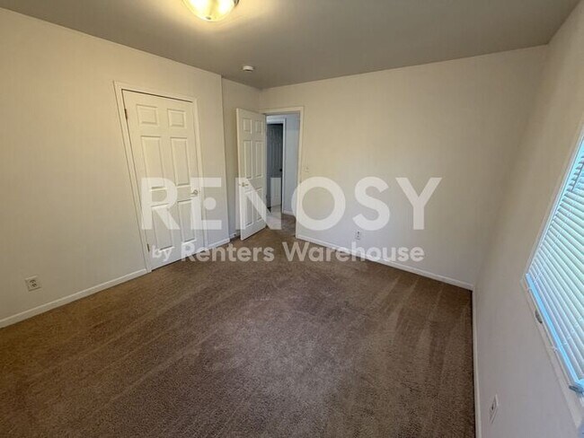 Building Photo - Availablae July 1st 4 Bedroom 2 Bath Single Family Home in Rochester