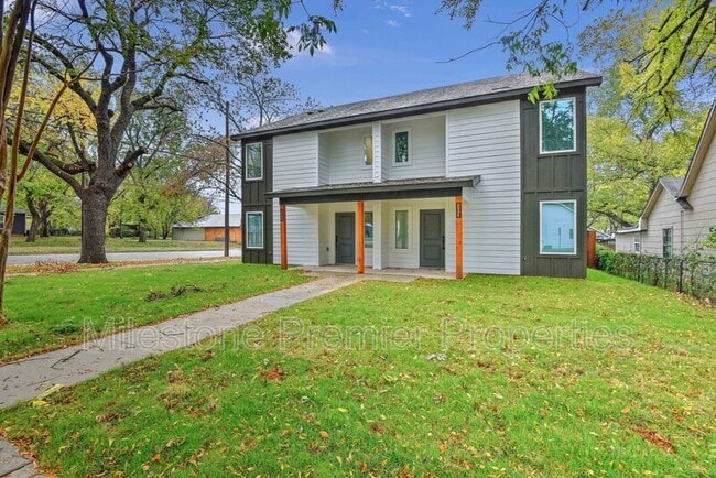 Primary Photo - 101-103 E Bond St