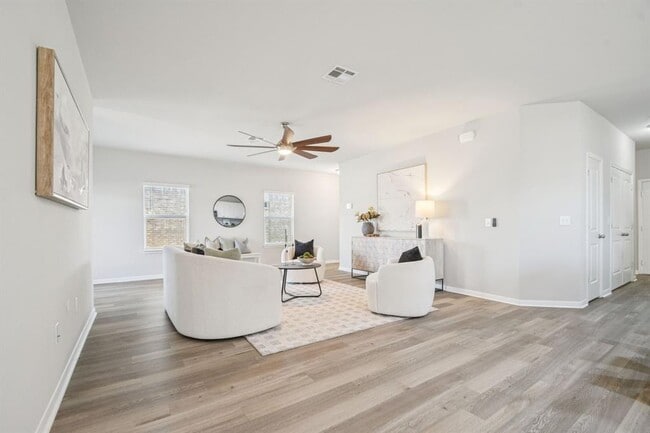 Building Photo - 1801 Fairhaven Gtwy