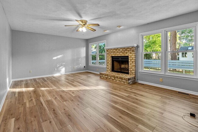 Building Photo - Charming 4-Bedroom Home for Rent in Chesapeake