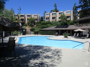 Building Photo - Lake Murray Condos. Spacious 2 Bdr 1 Ba 1s...