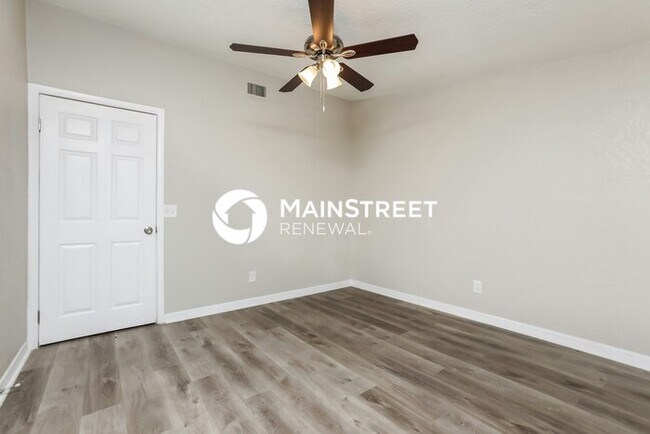 Building Photo - 3 Bedroom Pet-Friendly Home in SANFORD, FL with Main Street Renewal