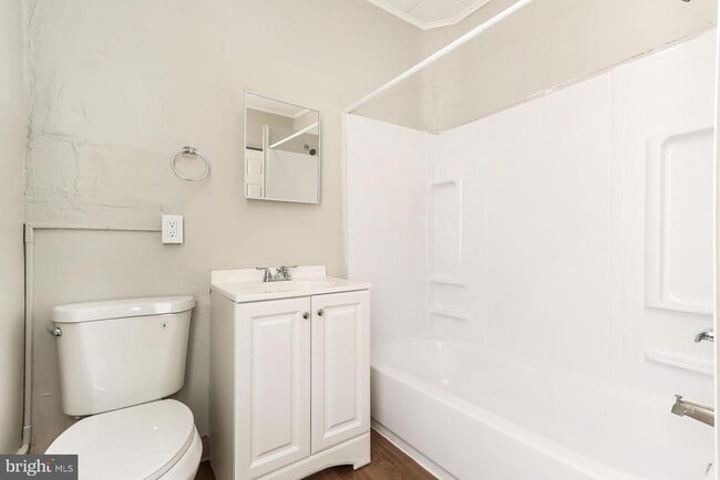 Building Photo - 5416 Spring St