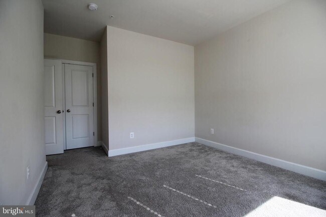 Building Photo - 14911 River Walk Way