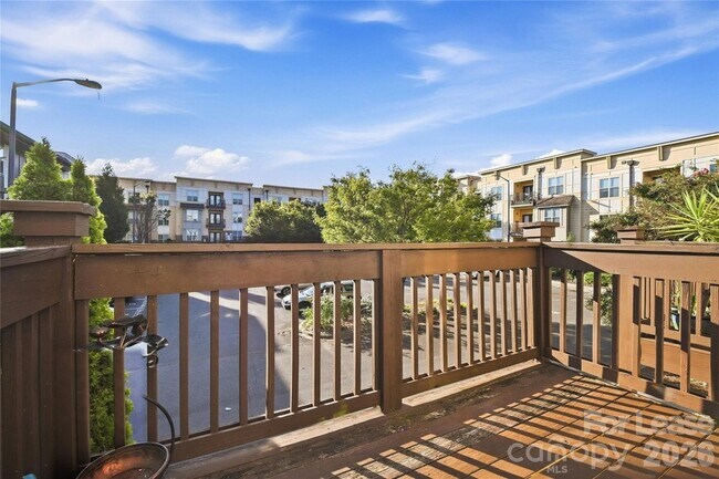 Building Photo - 732 Seigle Point Dr