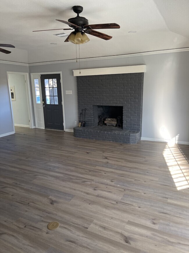 Building Photo - 309 Darbonne Dr