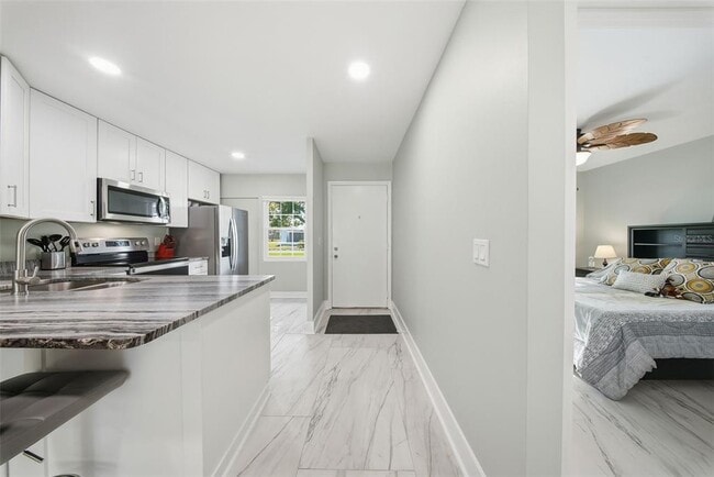 Building Photo - 4651 Lake Villa Dr