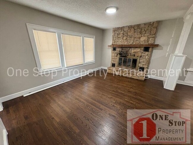 Building Photo - Charming 4-Bed, 2-Bath Home with Beautiful...