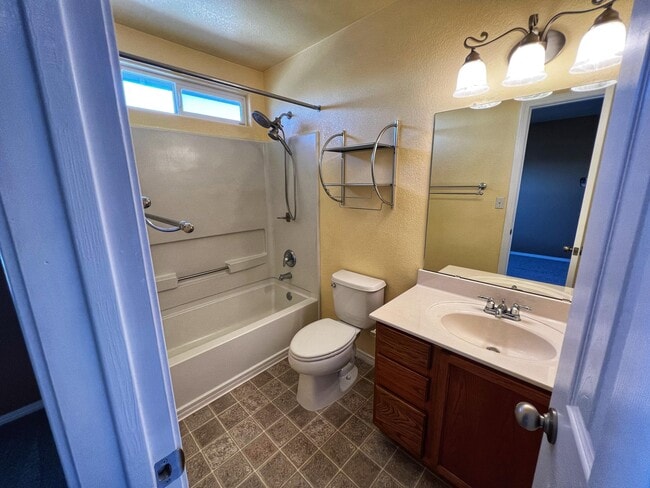 Building Photo - 10504 Woodquail Dr NW