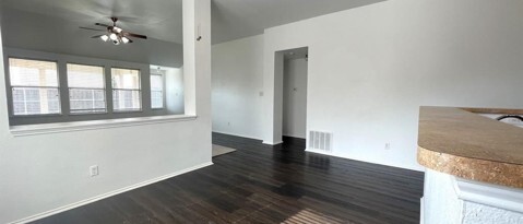 Building Photo - 5112 Bald Cypress Ln