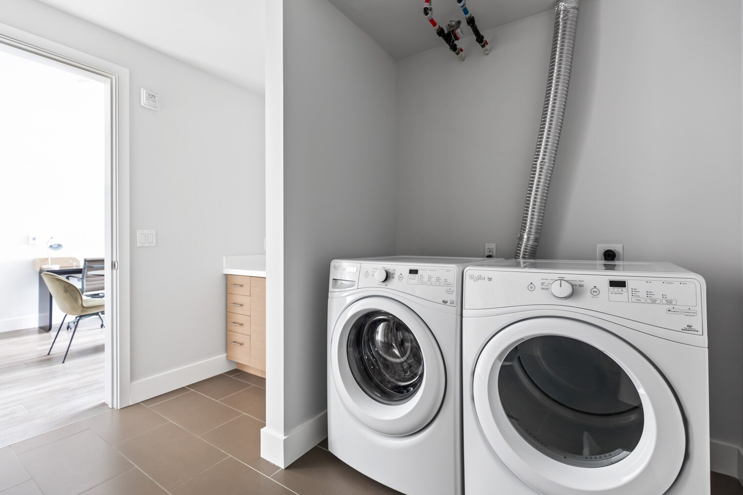 Building Photo - 285 8th Ave N