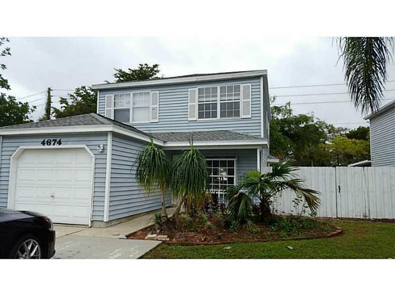 Building Photo - 4674 Lakeside Cir