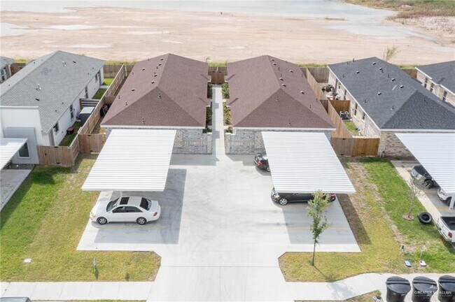 Building Photo - 1005 W Kohala Ave