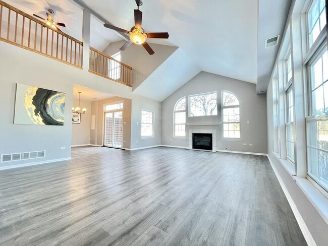 Building Photo - 13841 Cambridge Cir