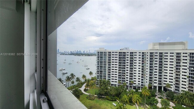 Building Photo - 1500 Bay Rd