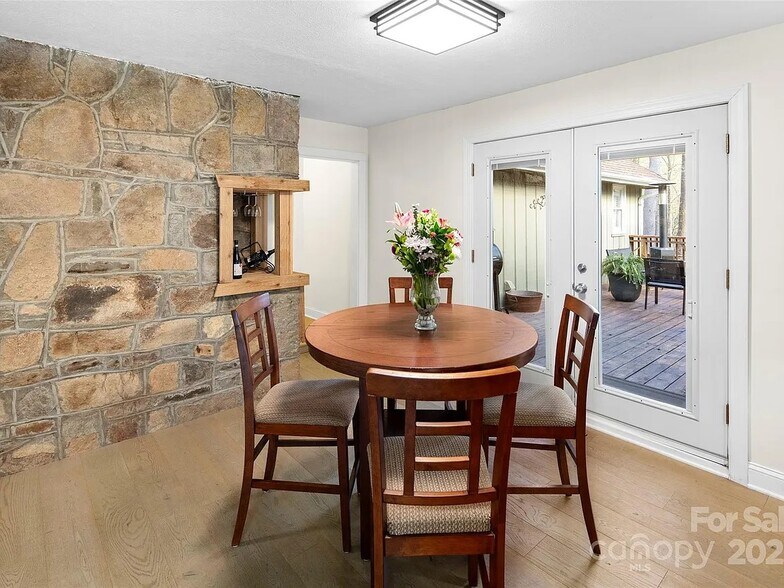 Dinning Room - 4075 Little River Rd