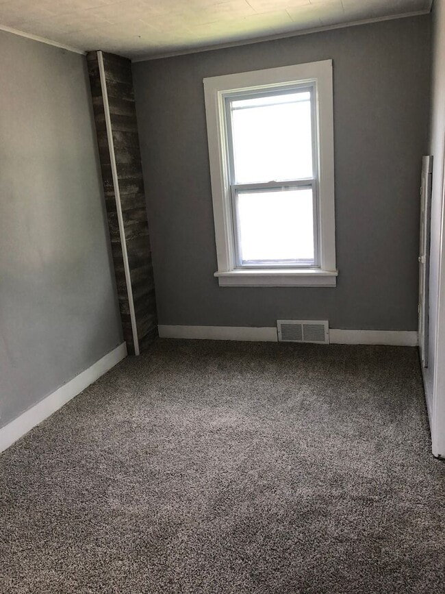 Building Photo - 135 Broad St