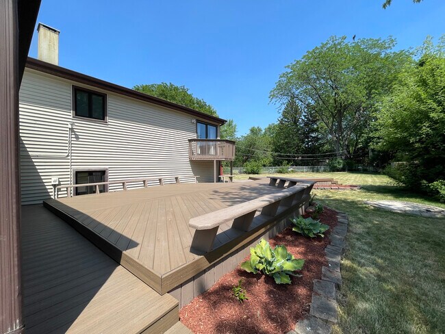Building Photo - 5S509 Campbell Dr