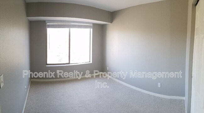 Building Photo - 33 S Boulder Cir