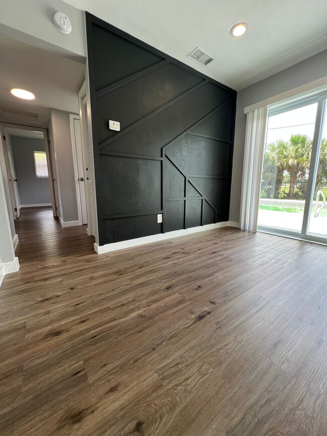 Building Photo - 1221 Cypress Ln