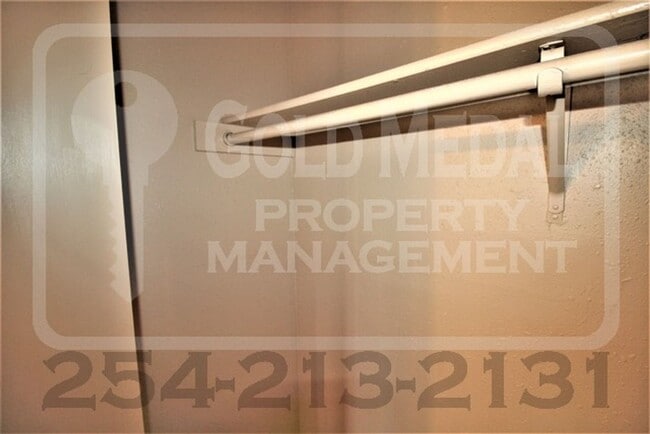 Building Photo - 804 Michelle Dr