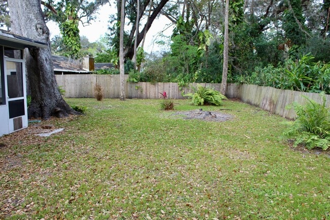 Building Photo - Port Orange Charming 5-Bedroom, 2-Bathroom...