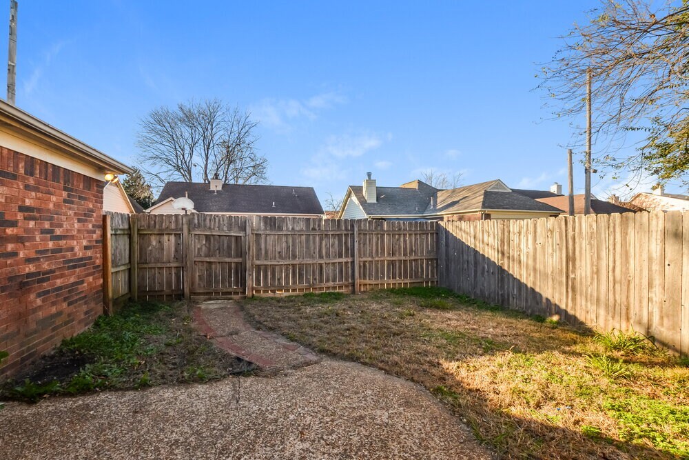 Building Photo - 1663 Ranmar Dr