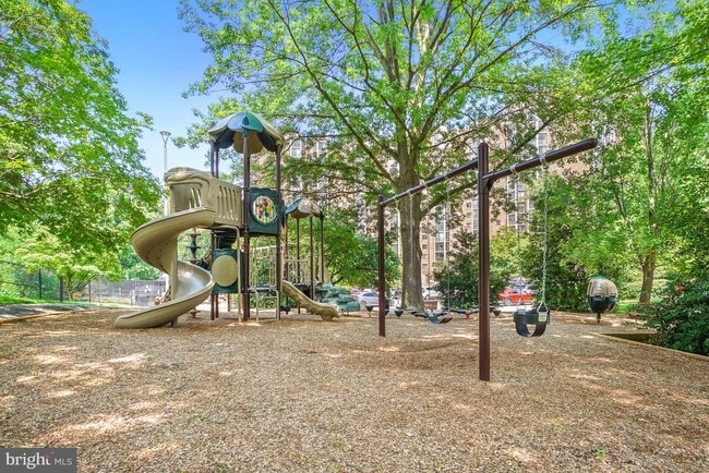Building Photo - 5901 Mt Eagle Dr