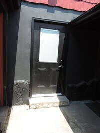 Building Photo - 132 Benton Ave