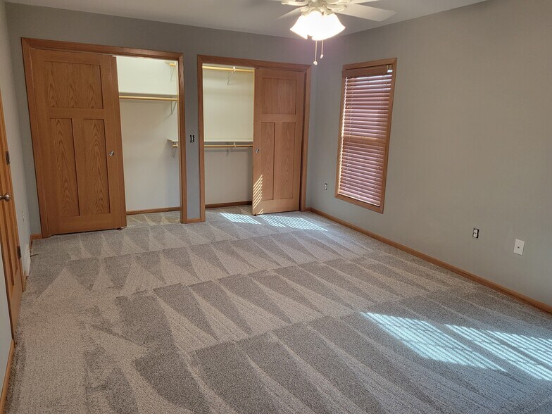 Second BR Lighted Closets - 2533 Leopold Way