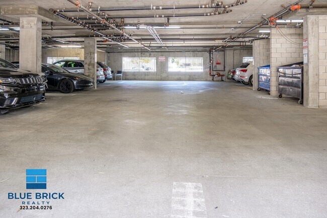 Building Photo - 4305 Laurel Canyon Blvd