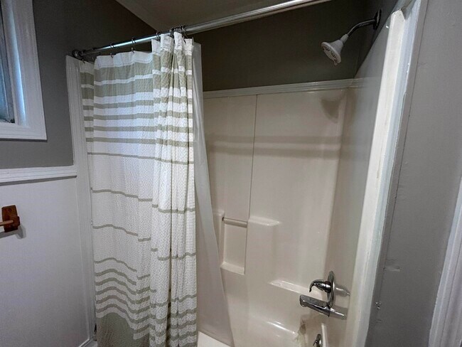 Building Photo - 15 Micanoty Trce