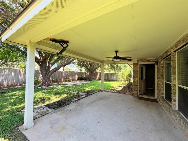 Building Photo - 4415 Hunters Lodge Dr
