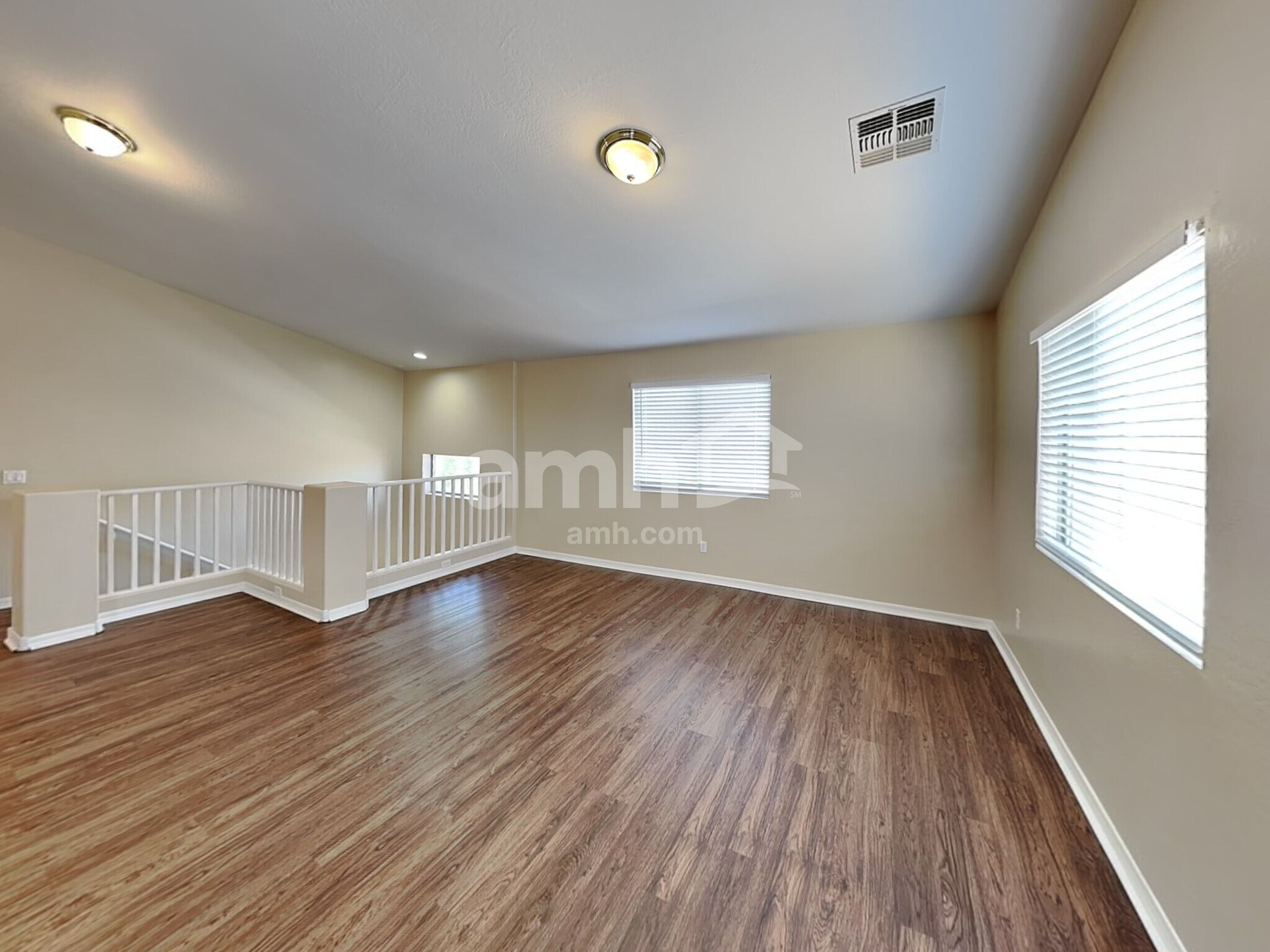 Building Photo - 11229 W Mariposa Dr