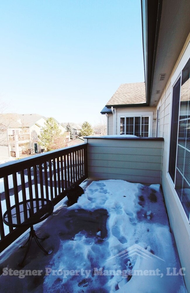 Building Photo - Wonderful Condo w/Garage