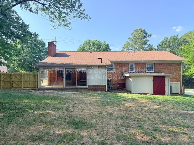 Building Photo - 120 E Rowan St